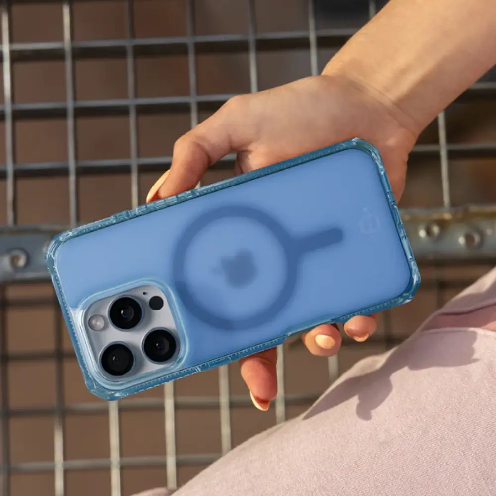 Case ItSkins Hybrid R Vapor con MagSafe para iPhone 16 Pro - Azul - Image 5